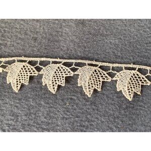 Vintage Novella French Leaf Pattern Lace Trim 1" Wide 1 Yard Long